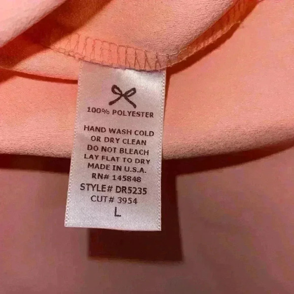 Everly peach scallop sleeve shift dress - Picture 4 of 4